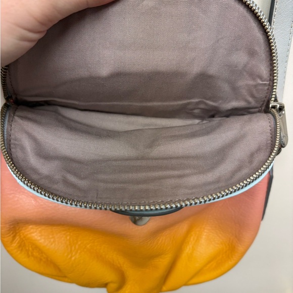 Marc by Marc Jacob’s ombré crossbody - Picture 7 of 10